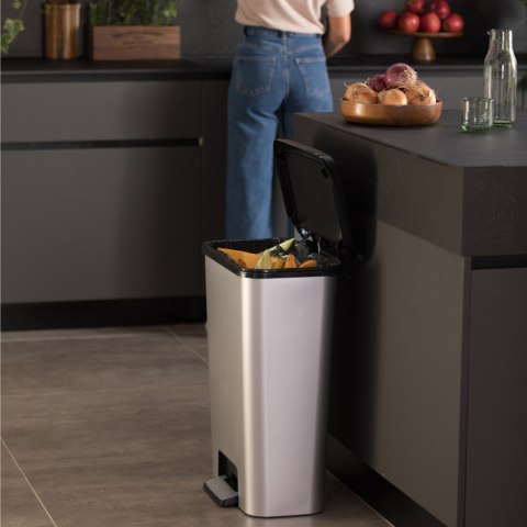 Kosz na śmieci z pedałem Compatta 50L inox