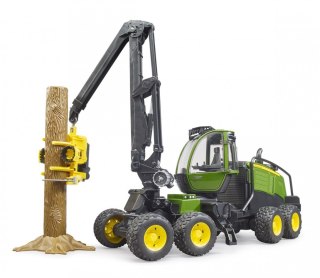 Harwester john deere 1270g z konarem drzewa