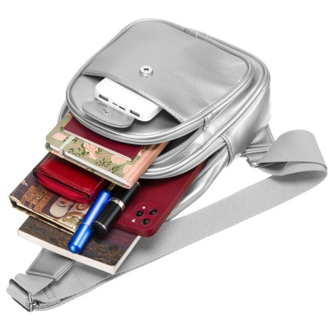 Modna srebrna saszetka damska z eko skóry nerka na ramię crossbody Peterson