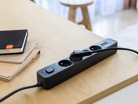 Listwa zasilająca antyprzepięciowa TRACER Power Line+ mobile ready 5 m (4 gniazda + 3x USB A, 5V 2,4A)