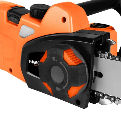 Urządzenie ogrodowe 2w1 z wysięgnikiem: pilarka łańcuchowa 750W 250mm+nożyce do żywopłotu 550W 460mm