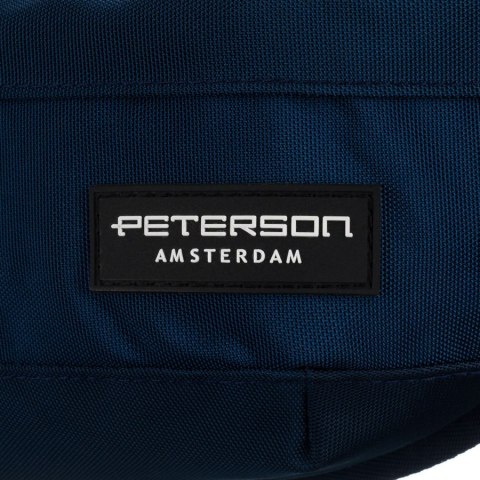 Granatowa, sportowa i pojemna saszetka z poliestru ze stylowym karabińczykiem - Peterson