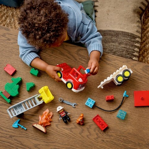 Klocki duplo 10473 wóz strażacki z wężem i strażakiem