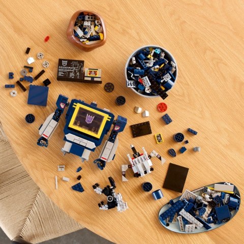 Klocki icons 10358 transformers: soundwave