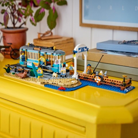 Klocki city 60506 tramwaj przy plaży