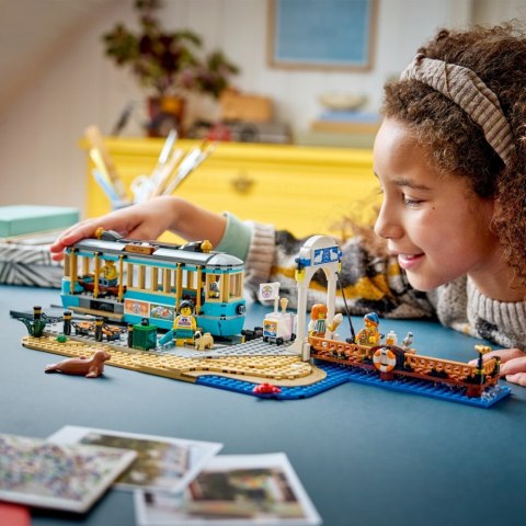Klocki city 60506 tramwaj przy plaży