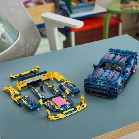 Klocki technic 42236 warsztat tuningowy: samochód ford mustang gt